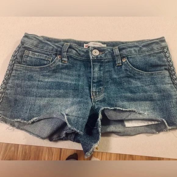 🔥2/$20 LEVIS shorty shorts 🩳 size 14 (youth/girl) - Picture 3 of 6